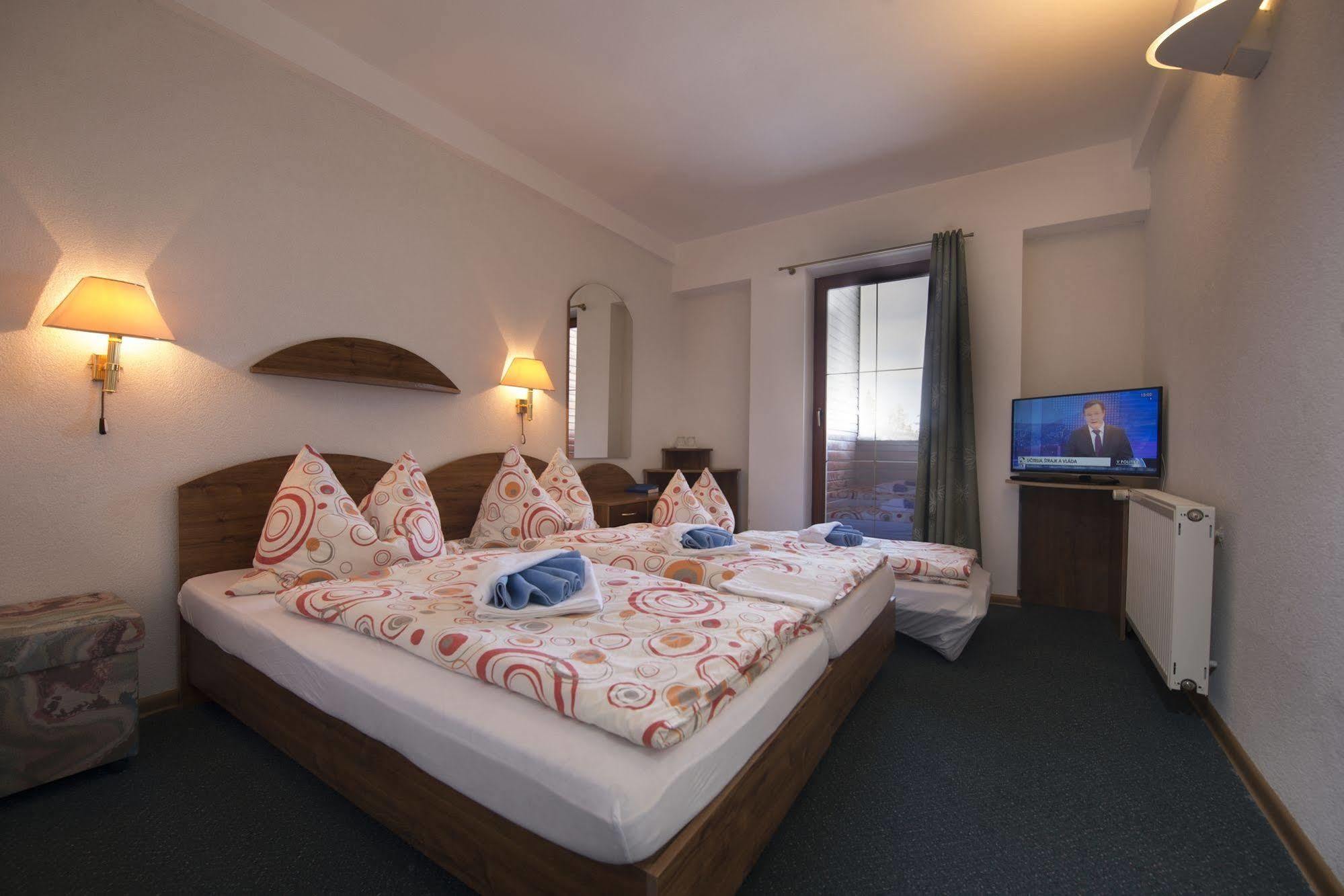 Penzion Pleso Hotel Strbske Pleso Luaran gambar