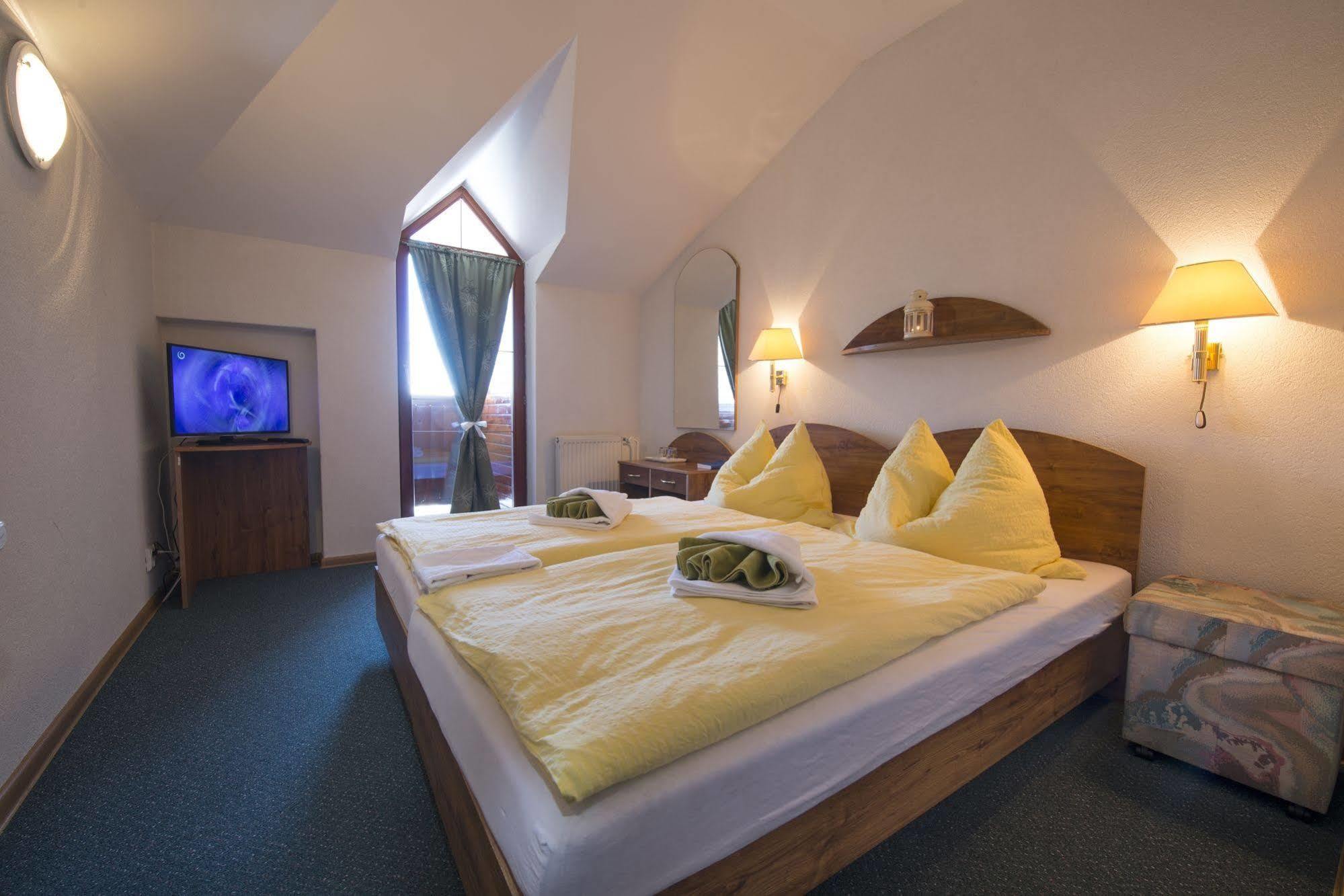 Penzion Pleso Hotel Strbske Pleso Luaran gambar